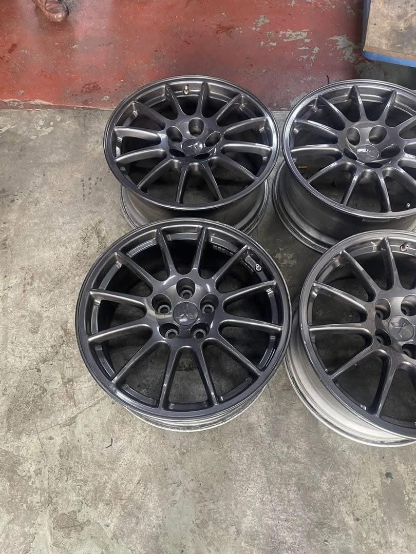 Genuine OEM Enkei Wheel Set for Mitsubishi Lancer Evolution IX – 17x8J, 5x114.3, Set of 4 - Image 3